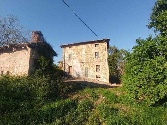 Rustico / Casale in vendita a Monte San Pietro BO