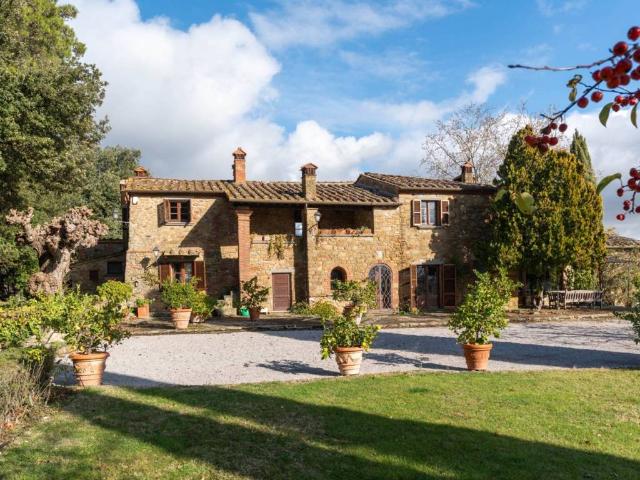 Rustico / Casale in vendita a Monte San Savino AR