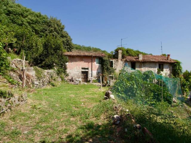 Rustico / Casale in vendita a Montebello Vicentino VI