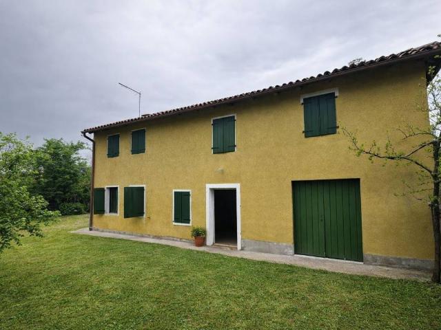Rustico / Casale in vendita a Montebelluna TV