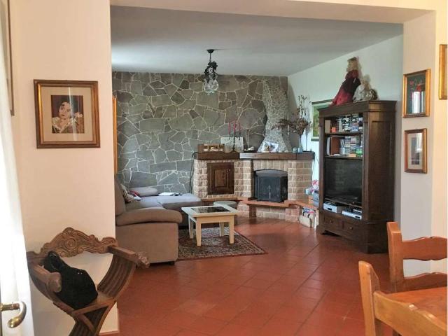 Rustico / Casale in vendita a Montecarlo LU