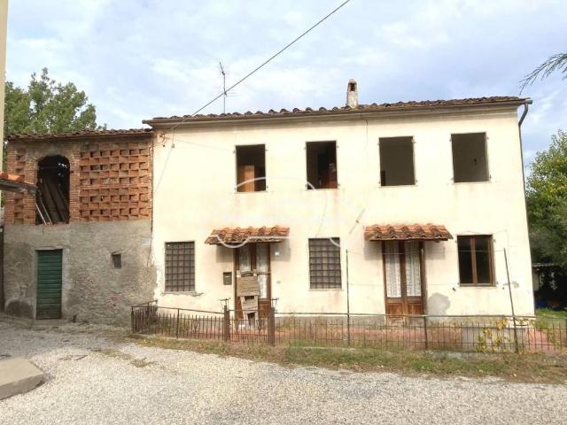 Rustico / Casale in vendita a Montecarlo LU