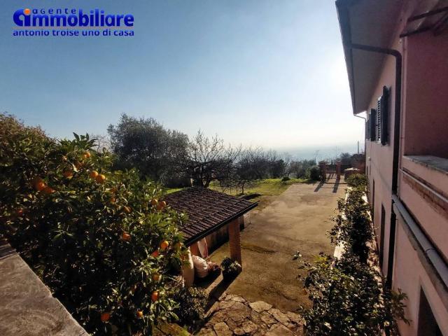 Villa in vendita a Montecatini Terme PT