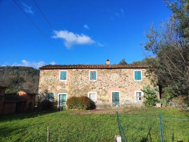 Rustico / Casale in vendita a Montecatini Terme PT