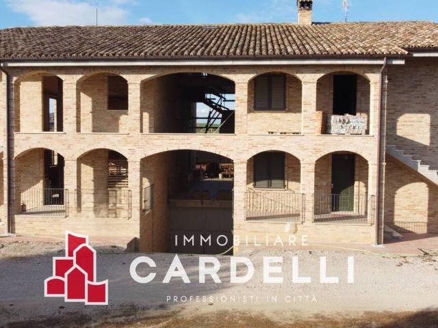Rustico / Casale in vendita a Montecosaro MC