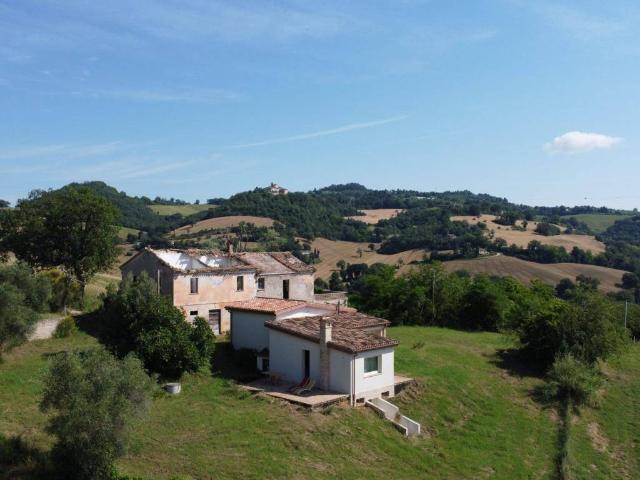 Rustico / Casale in vendita a Montefelcino PU