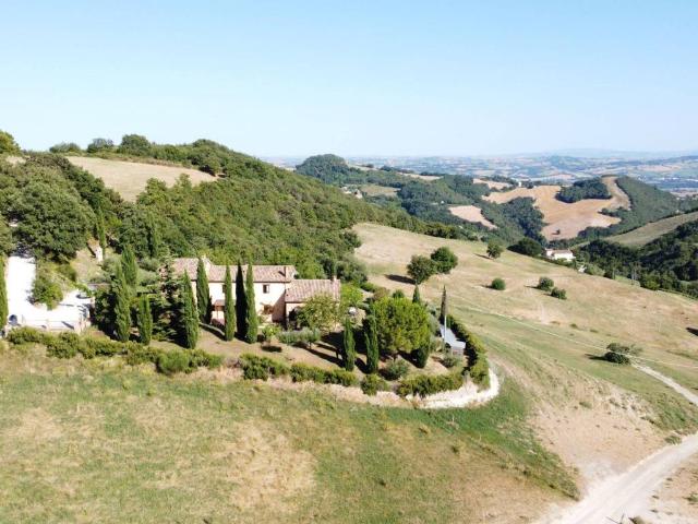 Rustico / Casale in vendita a Montefelcino PU
