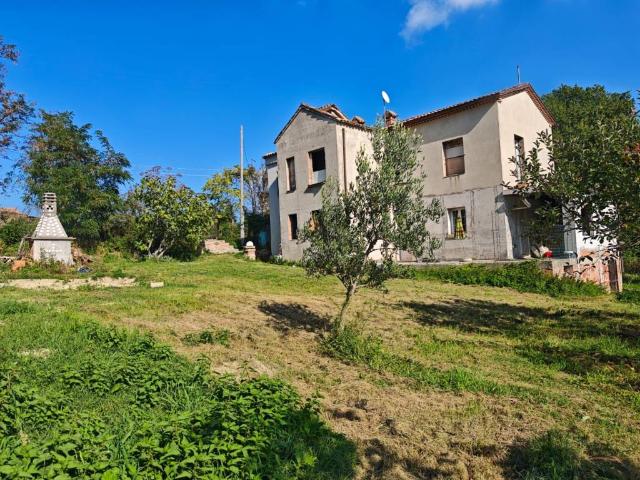 Rustico / Casale in vendita a Montefiore Conca RN
