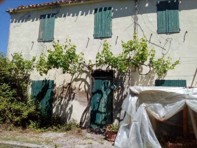 Rustico / Casale in vendita a Montefiore Conca RN