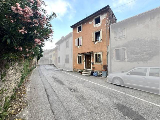 Rustico / Casale in vendita a Monteforte d'Alpone VR