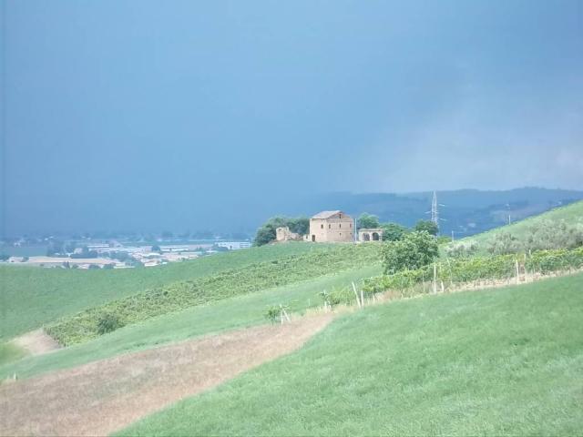 Rustico / Casale in vendita a Montegranaro FM