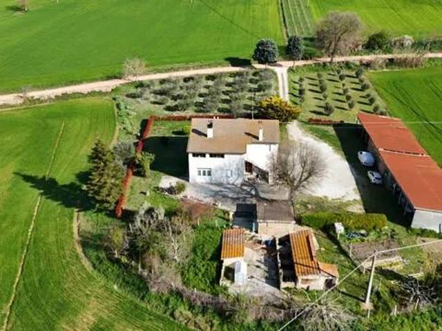 Rustico / Casale in vendita a Montegranaro FM