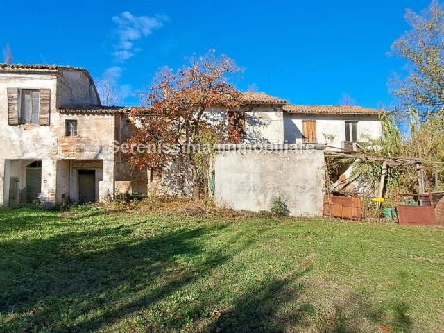 Rustico / Casale in vendita a Montegridolfo RN