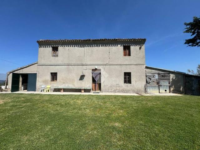 Rustico / Casale in vendita a Montelabbate PU