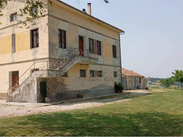 Rustico / Casale in vendita a Montelparo FM