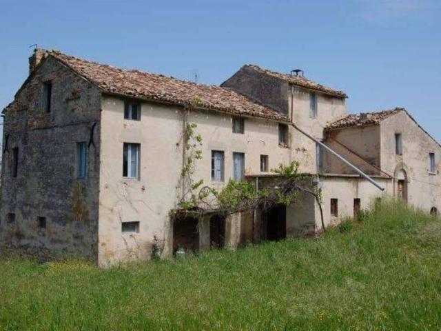 Rustico / Casale in vendita a Montelparo FM