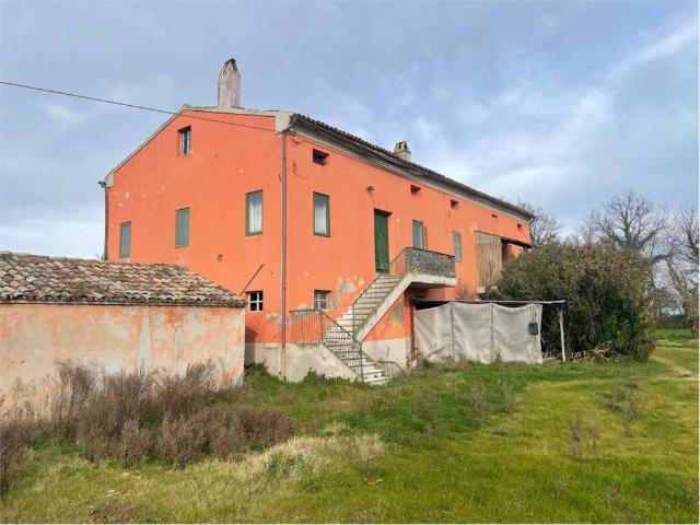 Rustico / Casale in vendita a Montelupone MC