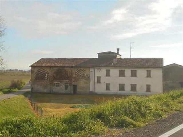 Rustico / Casale in vendita a Monticelli d'Ongina PC