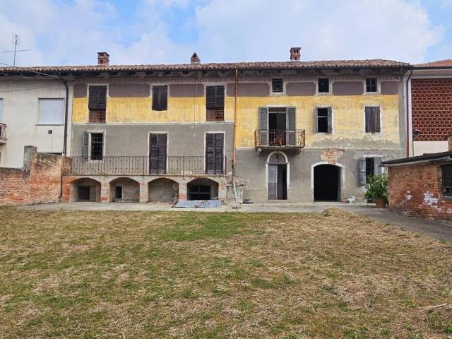 Rustico / Casale in vendita a Montiglio Monferrato AT