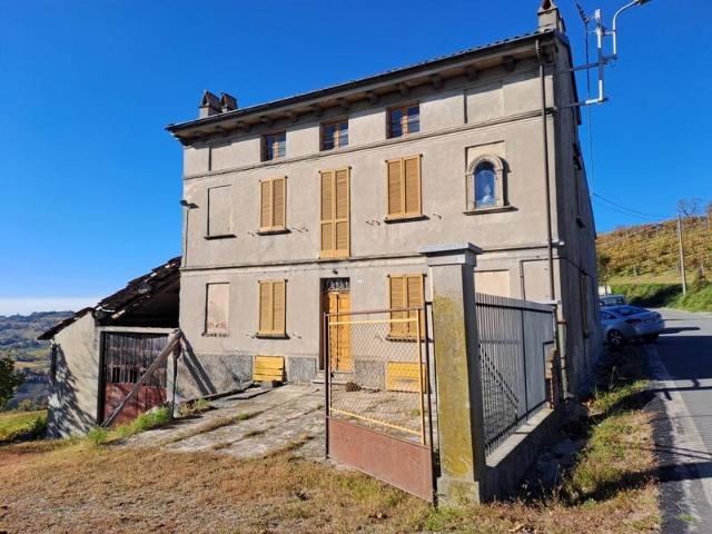 Rustico / Casale in vendita a Montù Beccaria PV