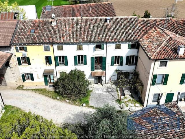 Rustico / Casale in vendita a Monzambano MN