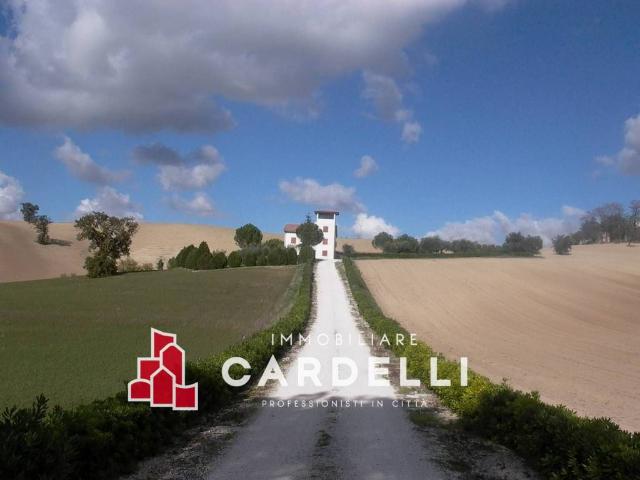 Rustico / Casale in vendita a Macerata MC