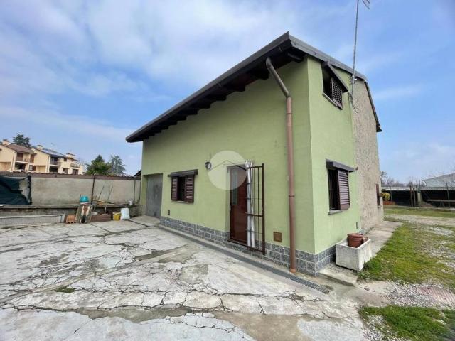 Box / Garage in vendita a Magenta MI