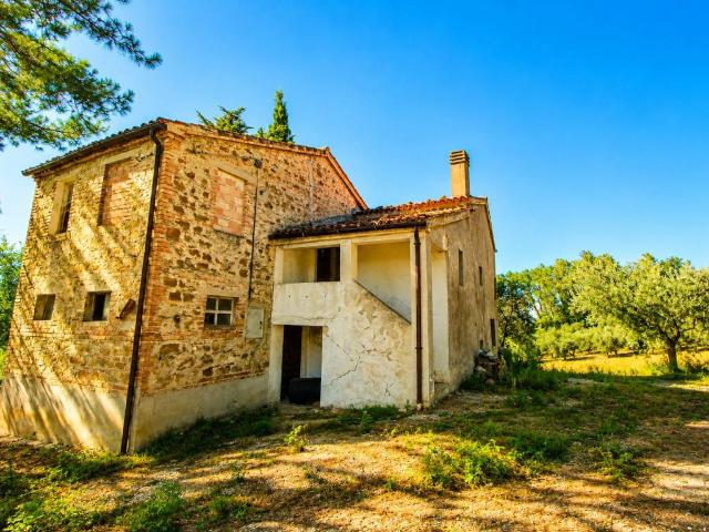 Rustico / Casale in vendita a Maiolati Spontini AN