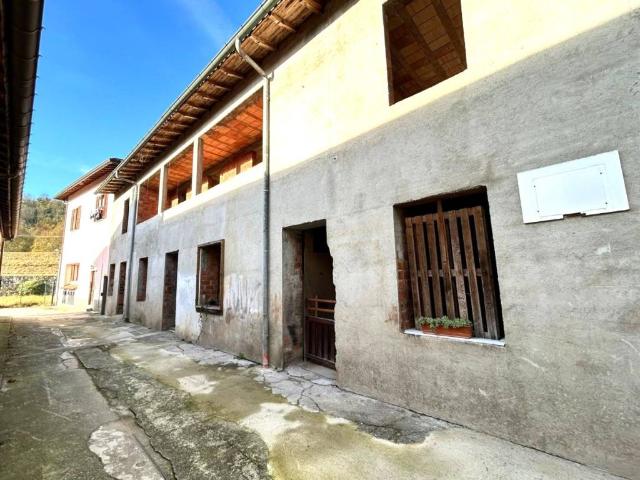 Rustico / Casale in vendita a Malnate VA