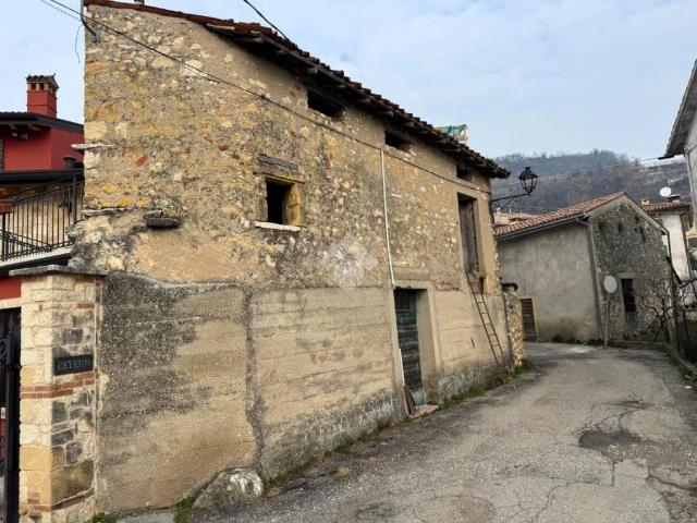 Rustico / Casale in vendita a Marano di Valpolicella VR