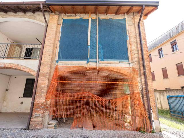 Rustico / Casale in vendita a Mariano Comense CO