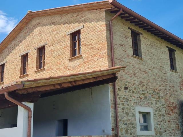 Rustico / Casale in vendita a Marsciano PG