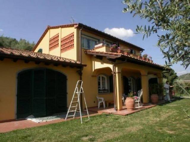 Rustico / Casale in vendita a Massa e Cozzile PT
