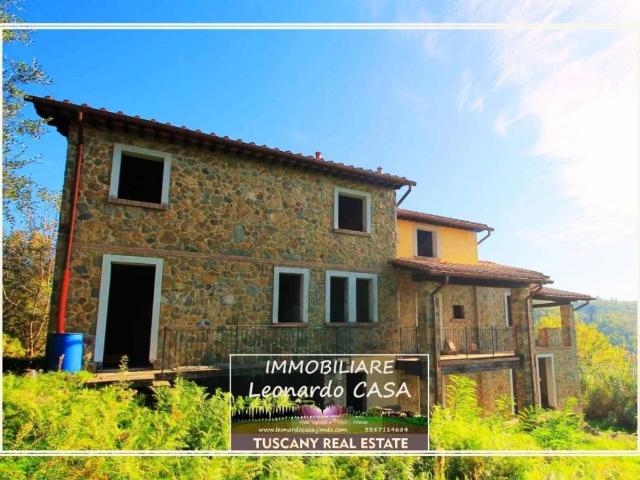Rustico / Casale in vendita a Massa e Cozzile PT