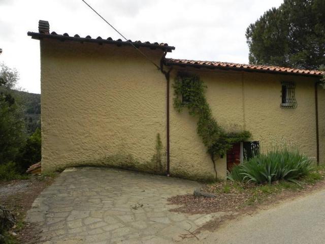 Rustico / Casale in vendita a Massarosa LU