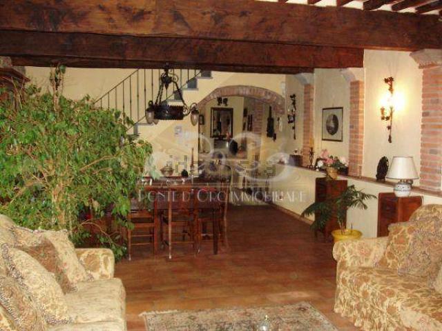 Rustico / Casale in vendita a Massarosa LU