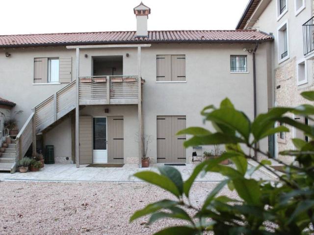 Rustico / Casale in vendita a Mezzane di Sotto VR