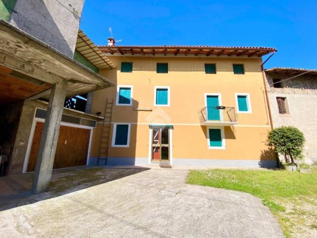 Rustico / Casale in vendita a Mereto di Tomba UD