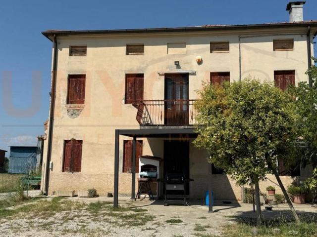Rustico / Casale in vendita a Mestrino PD