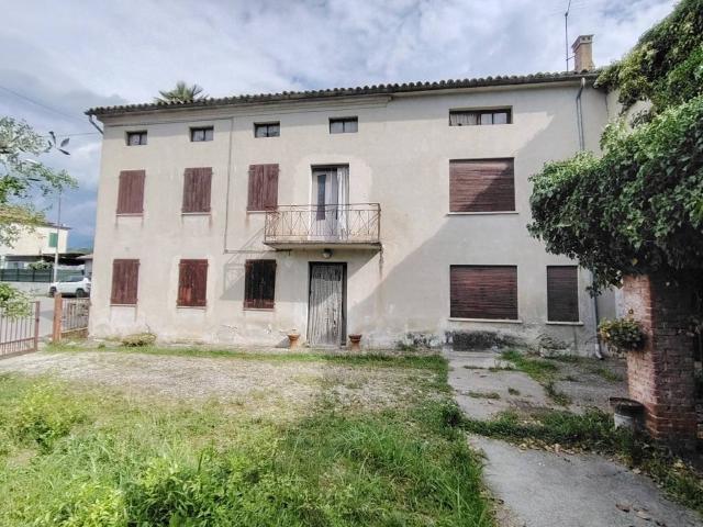Rustico / Casale in vendita a Mussolente VI