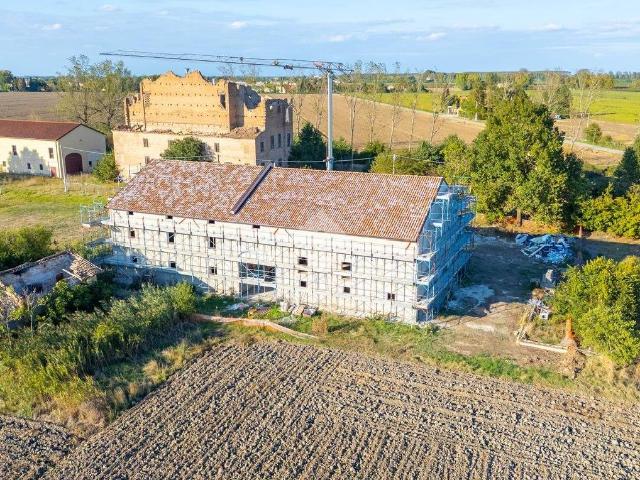 Rustico / Casale in vendita a Novi di Modena MO