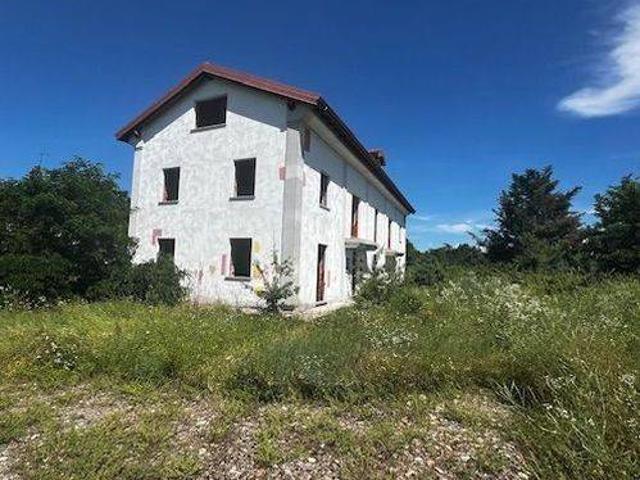 Rustico / Casale in vendita a Novi Ligure AL