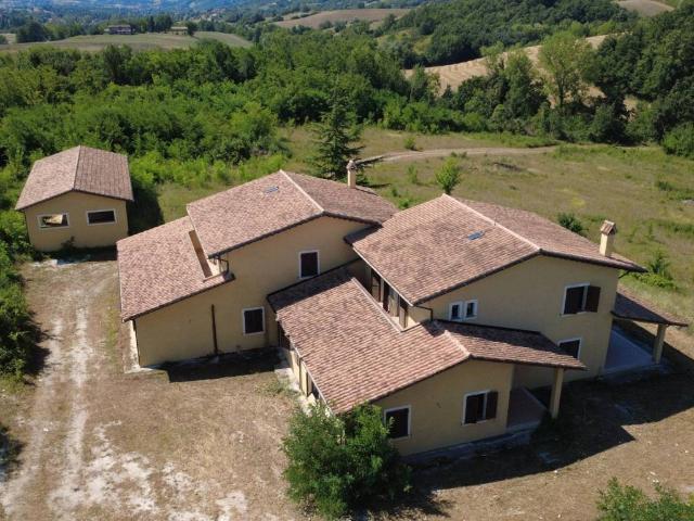 Rustico / Casale in vendita a Nocera Umbra PG