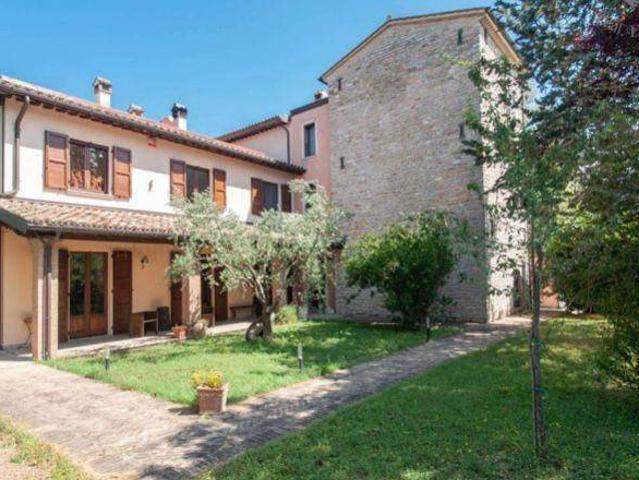 Rustico / Casale in vendita a Nocera Umbra PG