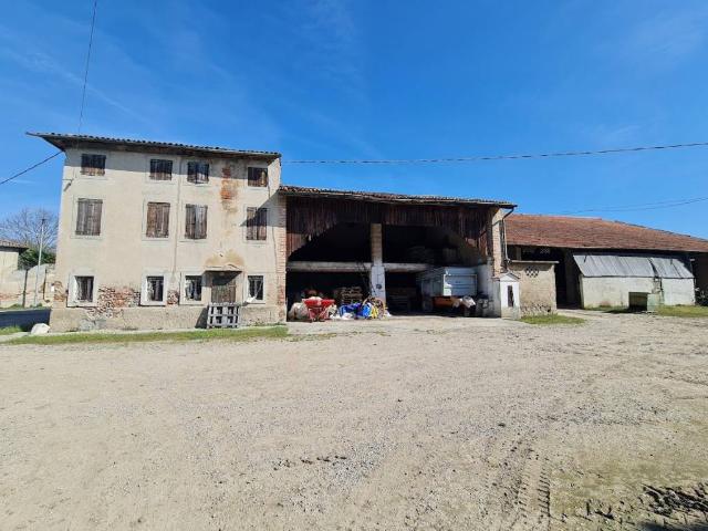 Rustico / Casale in vendita a Nogarole Rocca VR