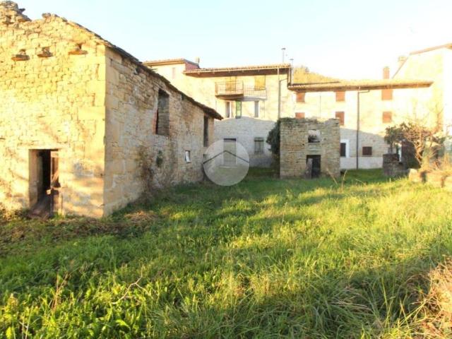 Rustico / Casale in vendita a Neviano degli Arduini PR