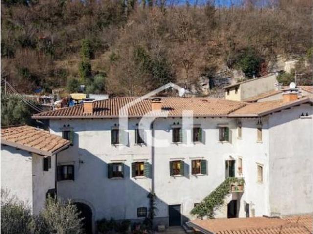 Rustico / Casale in vendita a Negrar di Valpolicella VR