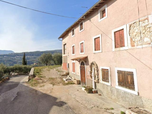 Rustico / Casale in vendita a Negrar di Valpolicella VR