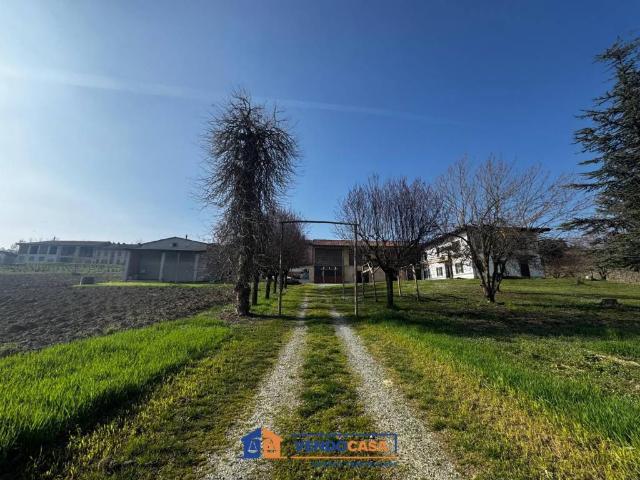 Rustico / Casale in vendita a Nizza Monferrato AT
