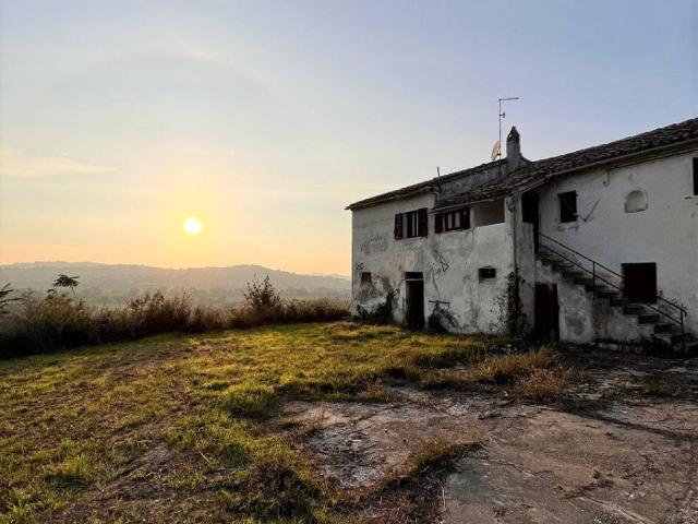 Rustico / Casale in vendita a Numana AN